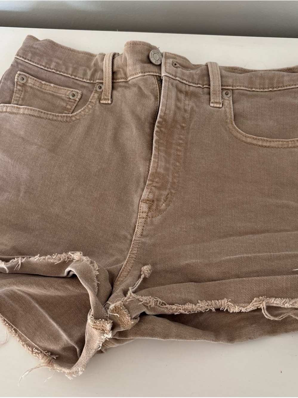 Old Navy High-Rise Frayed Hem Shorts in Taupe
